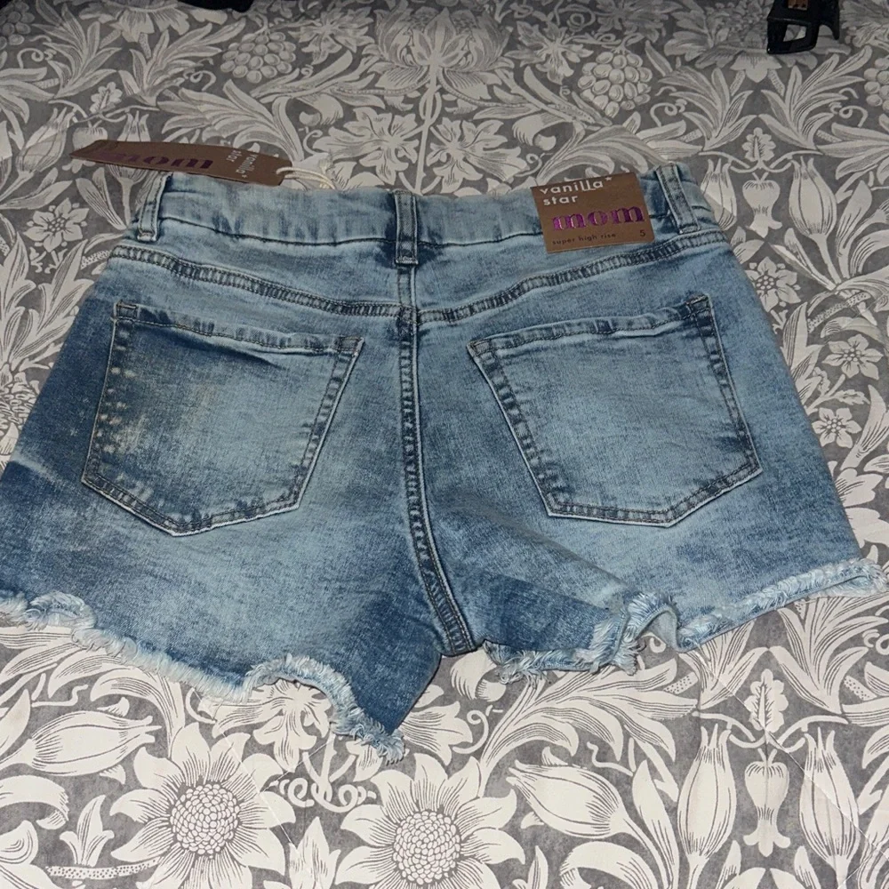 Women's High Waist Denim Shorts - Picture 2 of 4